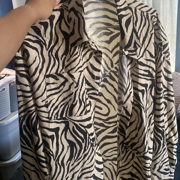 Zebra Blouse - Picture 6 of 7